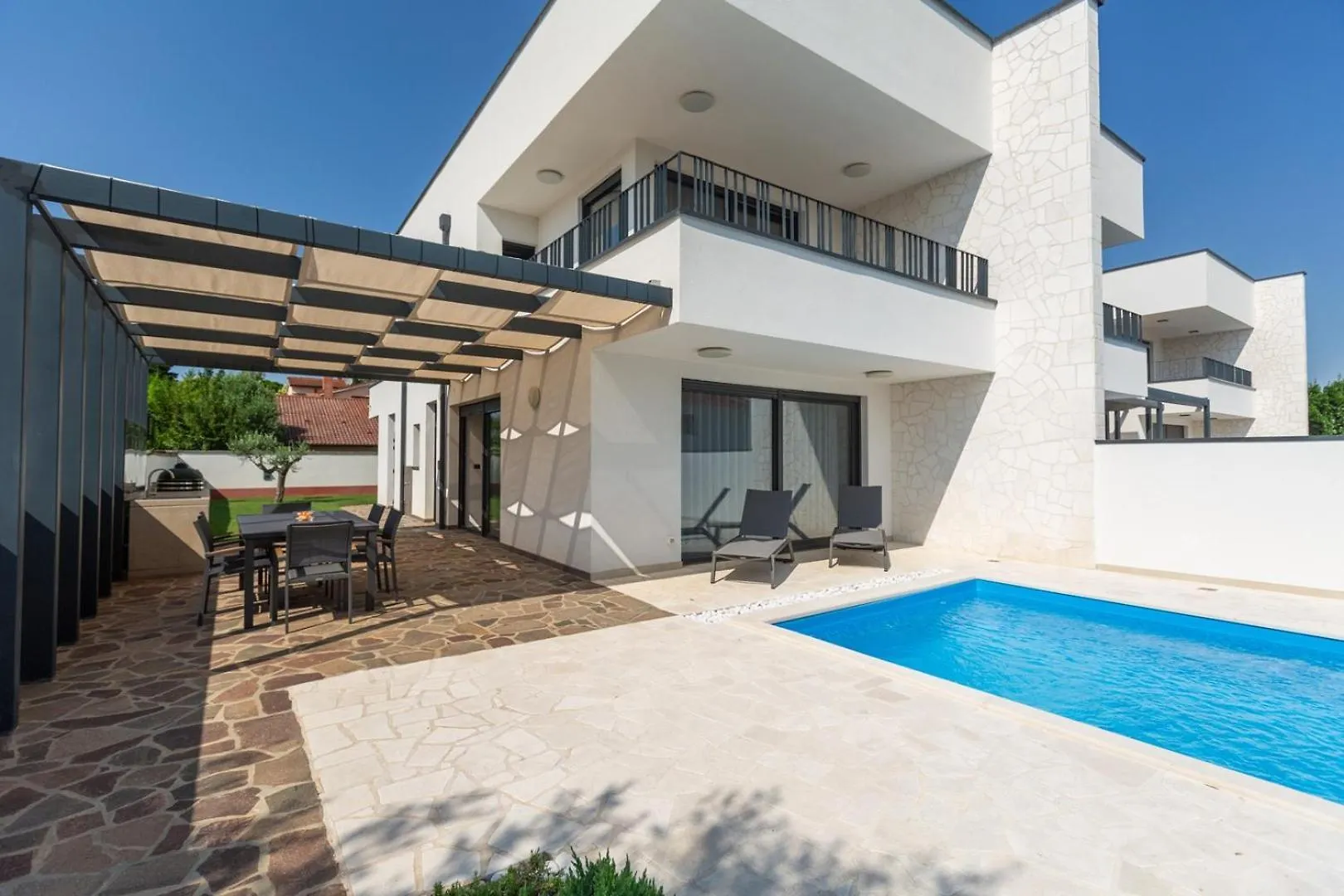 סבודרייה Villa Tina With Pool