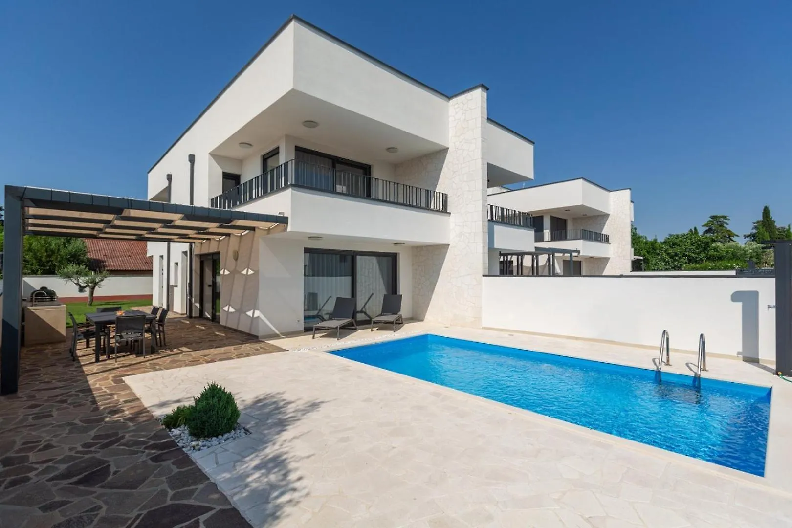 סבודרייה Villa Tina With Pool